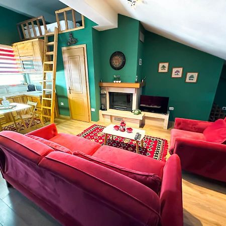 Cozy Elegance Above Korca Apartment ภายนอก รูปภาพ