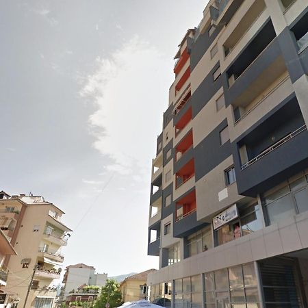 Cozy Elegance Above Korca Apartment ภายนอก รูปภาพ