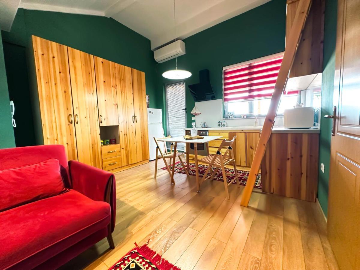 Cozy Elegance Above Korca Apartment ภายนอก รูปภาพ